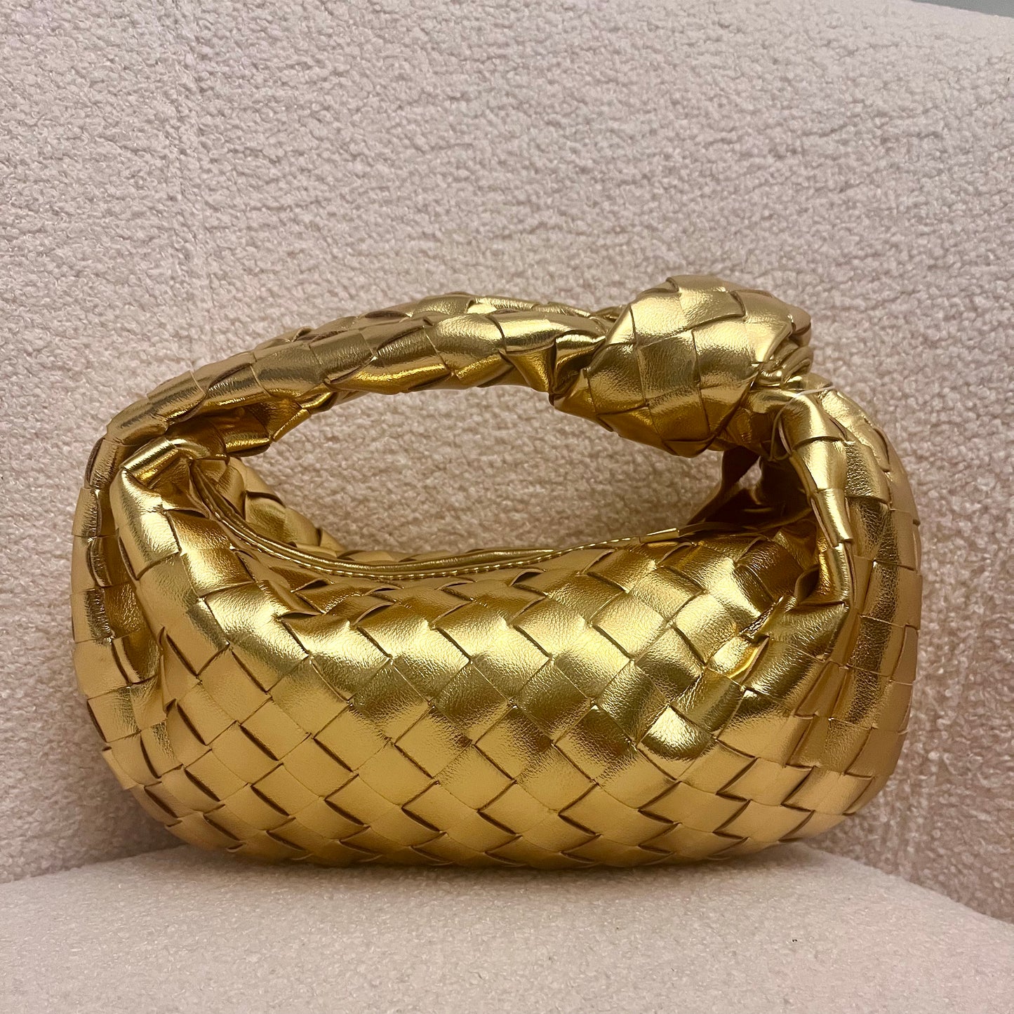 METALLIC KNOT BAG GOLD