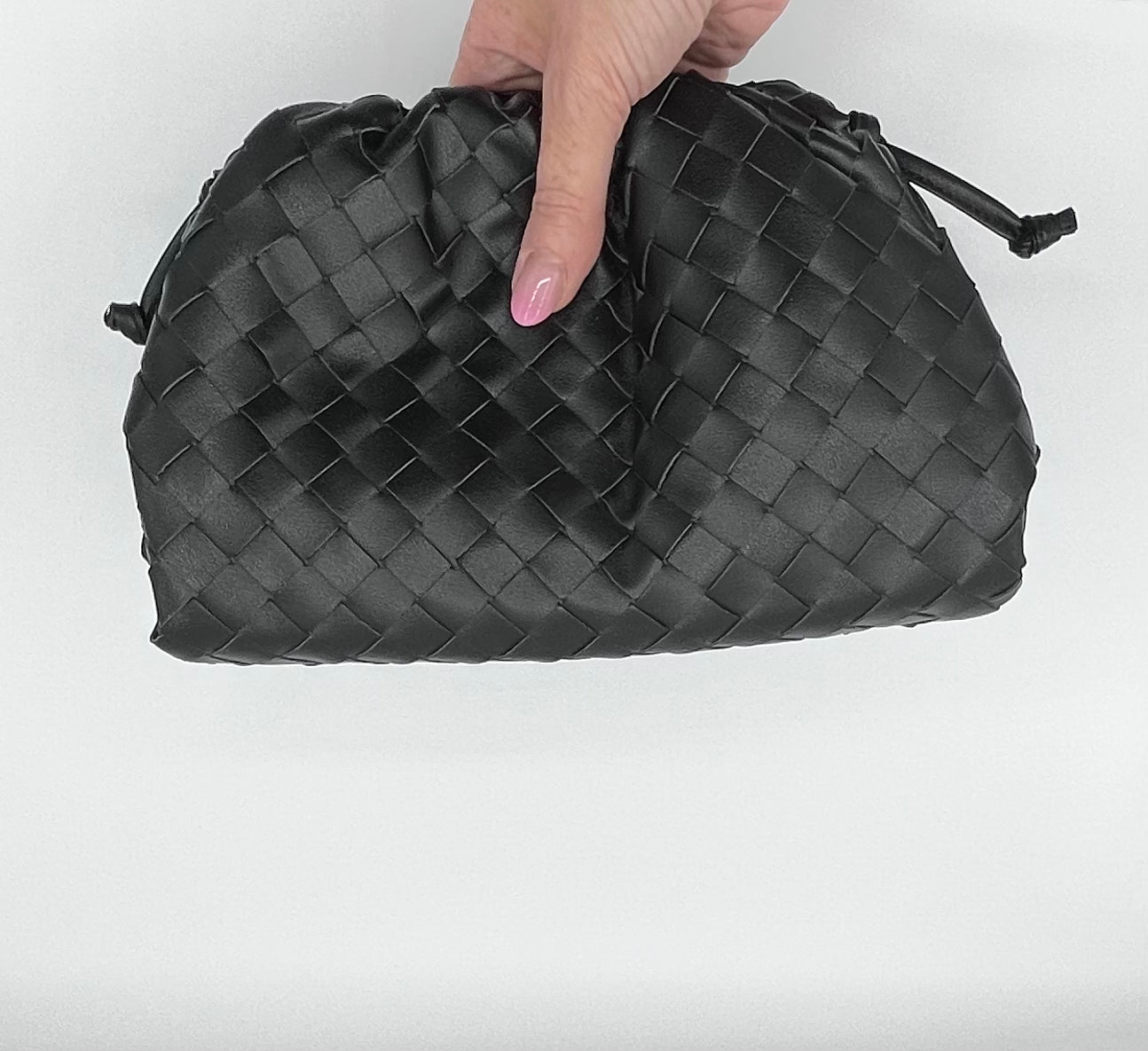 CLOUD CLUTCH BAG BLACK